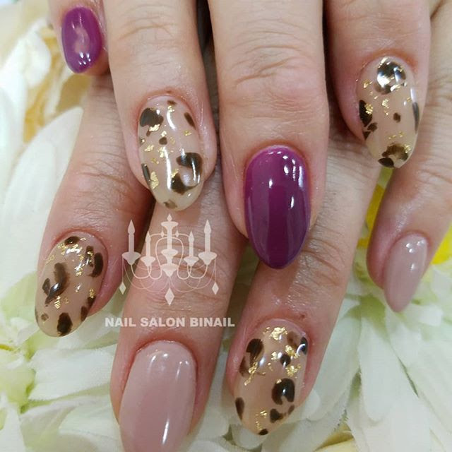 ネイルサロン 美nail秋 冬に人気のヒョウ柄ネイル Add 神戸市北区北五葉1 6 1hp Http Www Bnail Jp Nail Nails Nailart Gel Nail Kobe ネイル ネイルアート ジェルネイル ネイルデザイン 神戸市北区ネイルサロン ネイルサロン美nail 美nail ネイルサロン