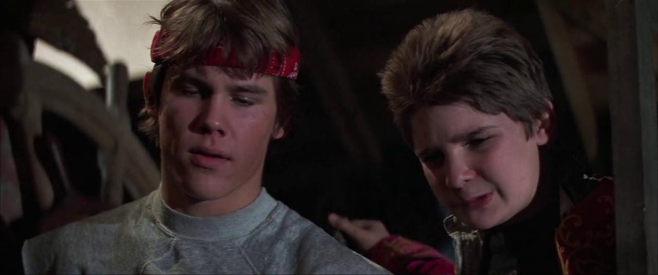 Screen Shot Of Hollywood Movie The Goonies (1985) In Hindi English Full Movie Free Download And Watch Online at worldfree4u.com