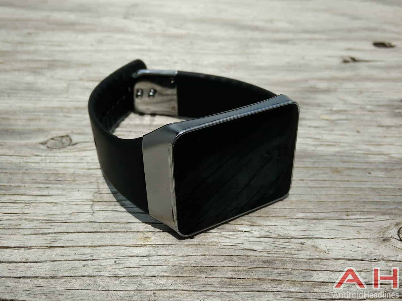Samsung-Gear-Live-1