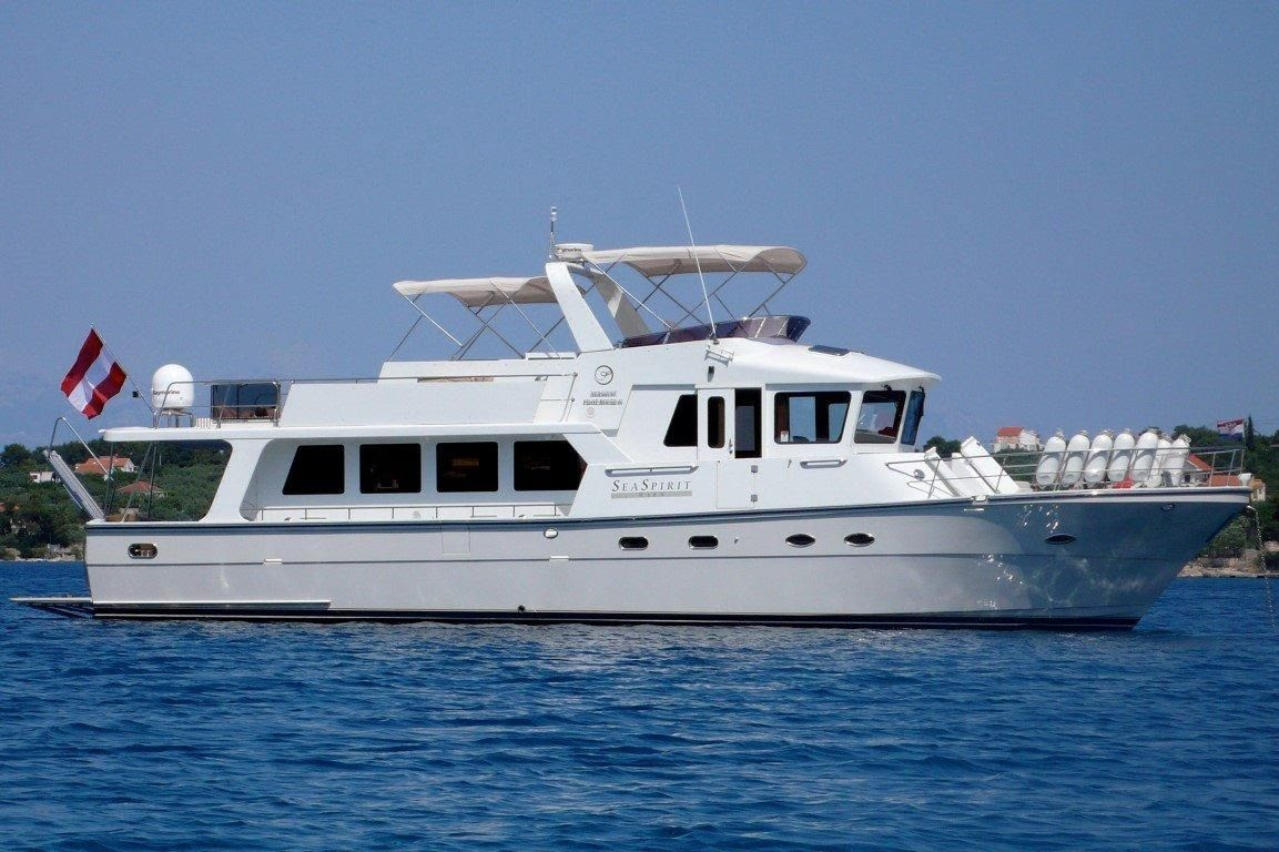 2007 Hershine Pilothouse Trawler 61 Power Boat For Sale 
