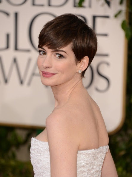 女優さんたちのレッドカーペットドレスアップヘアスタイル ゴールデン