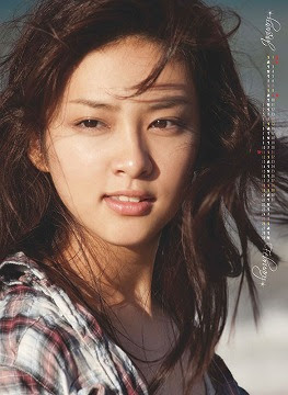 武井咲 カレンダー 販売 12年版