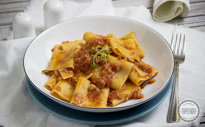Sugo di pesce con Paccheri - ricetta - Tapenda.it
