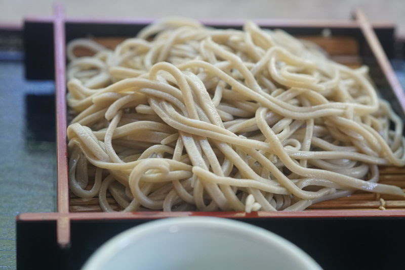 札幌の人気蕎麦店４選 巨大野菜天に創業100年の名店まで 北海道 トラベルjp 旅行ガイド
