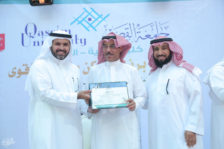 صـور معرض وأستوديو لنكن المرض