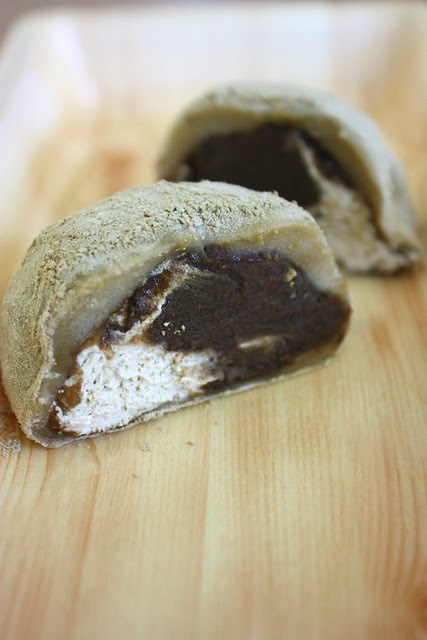 Houji Tea Mochi Cream innards