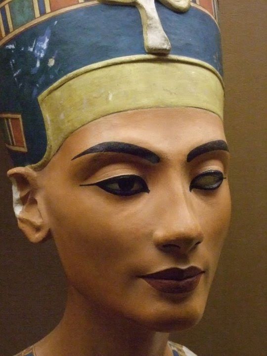 Queen Nefertiti bust | 3400-year-old
