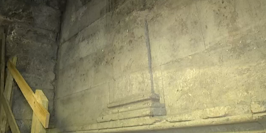 Detail of Herodian-era masonry from a structure beneath the Western Wall plaza (screen capture: Channel 10)