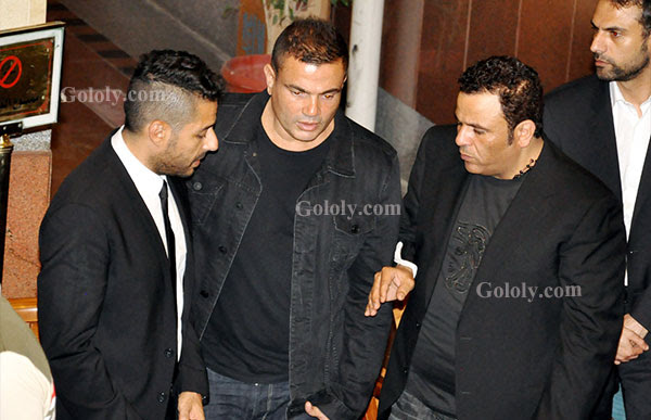 جولولي | الهضبة ومحمد فؤاد ونجوم مصر في عزاء والد محمد ...