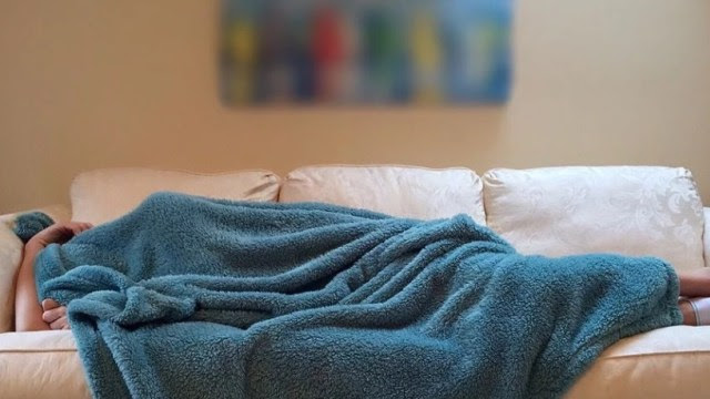 Pasangan Kamu Pemalas? Lakukan 3 Hal Ini untuk Memotivasi Dia