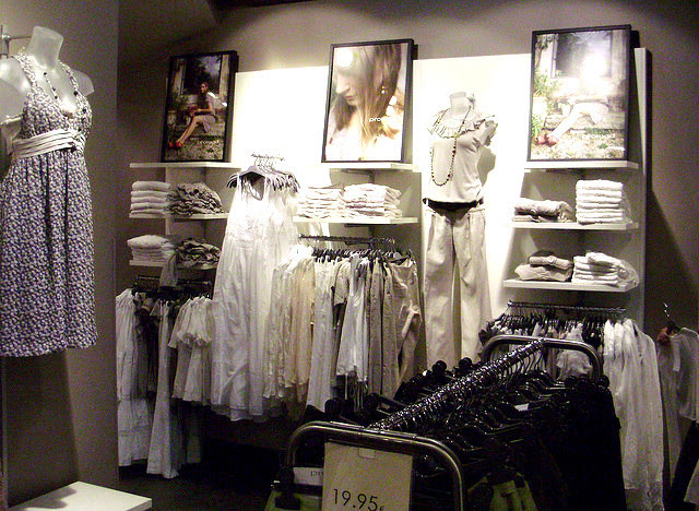 Zara H Mに並ぶの人気の フランス初の プロモード は日本未上陸の注目アパレルブランド Visiomire Com