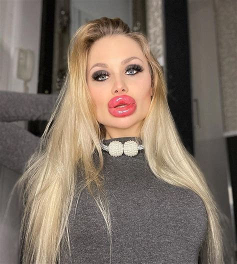 Tight blonde fairy sucks dick and takes it up her butthole