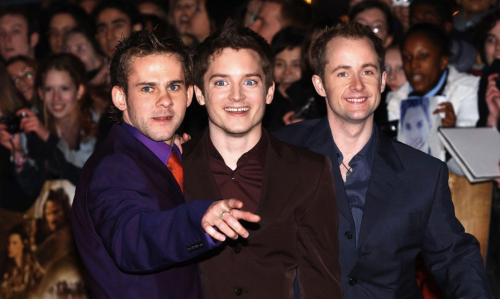 fuckyeahbillyboyd:
“ Early hobbit experiments in monochromatic group dressing were always thrown off by Dom’s penchant for … everything, really.
”