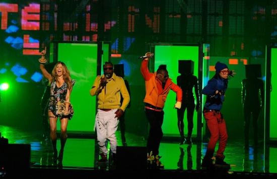 The Peas Perform