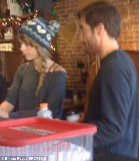 Taylor Swift and Jake Gyllenhaal seen together for the first time in 