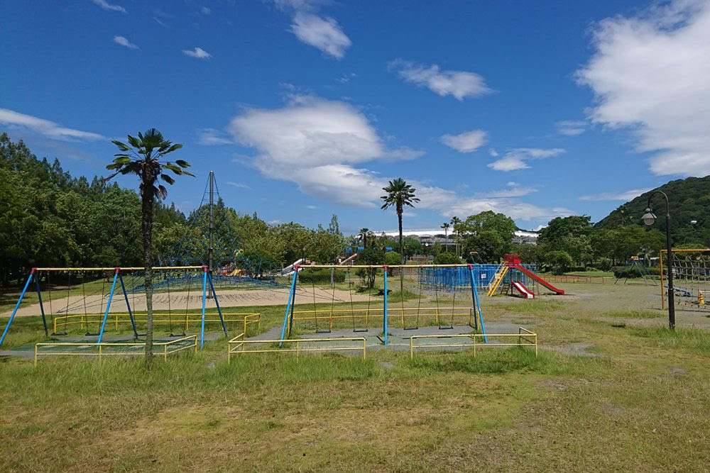 いろんな遊具でたくさんの人と触れ合いながら公園で元気に楽しく遊ぼう 冒険県 冒険する長崎プロジェクト ワクワクを探しに出かけよう
