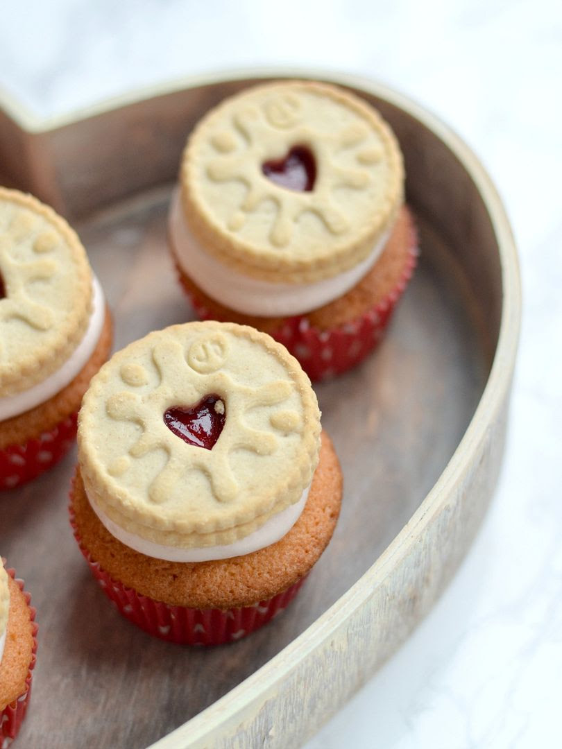 Raspberry Jammie Dodger Cupcakes