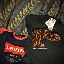 massa kaos hitam kompas