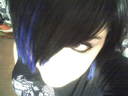 hot emo guys with blue eyes and black. cool emo guys hairstyles