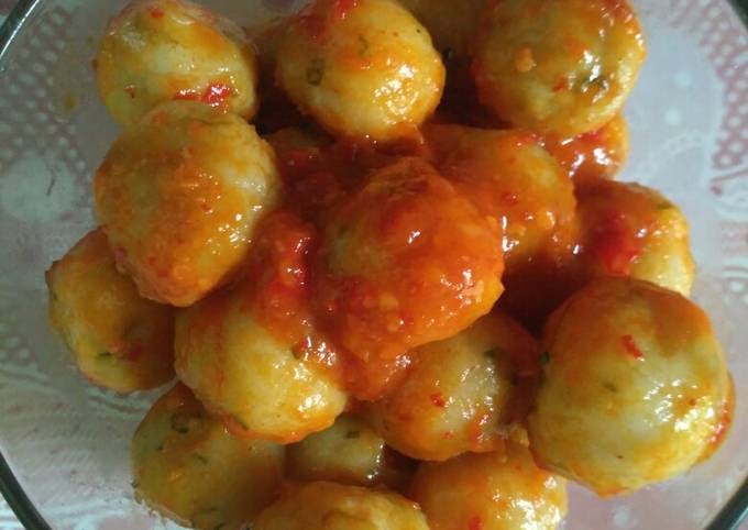 Cara Gampang Menyiapkan Cilok Saus Sambal, Menggugah Selera