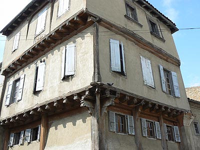 maisons à encorbellement.jpg