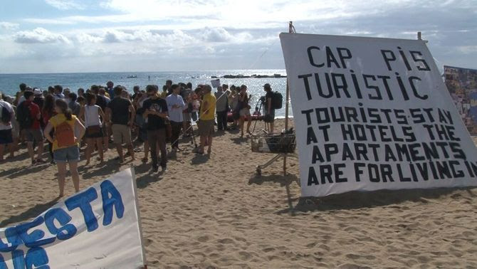 Imatge d'arxiu dels veïns de la Barceloneta contra els efectes del turisme massiu