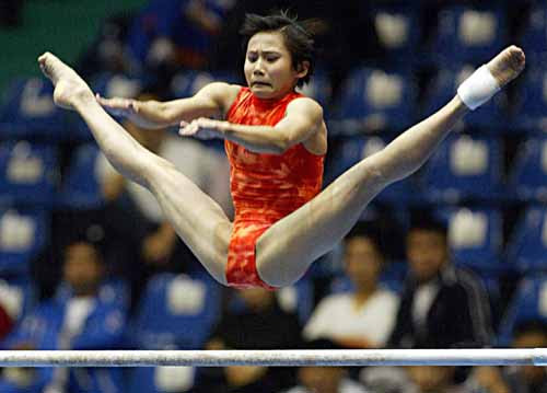 中国女队夺得亚运会女子体操团体冠军 图文