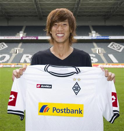 サッカーの大津 今からが勝負 独ボルシアｍｇ入団会見 スポーツニュース 四国新聞社