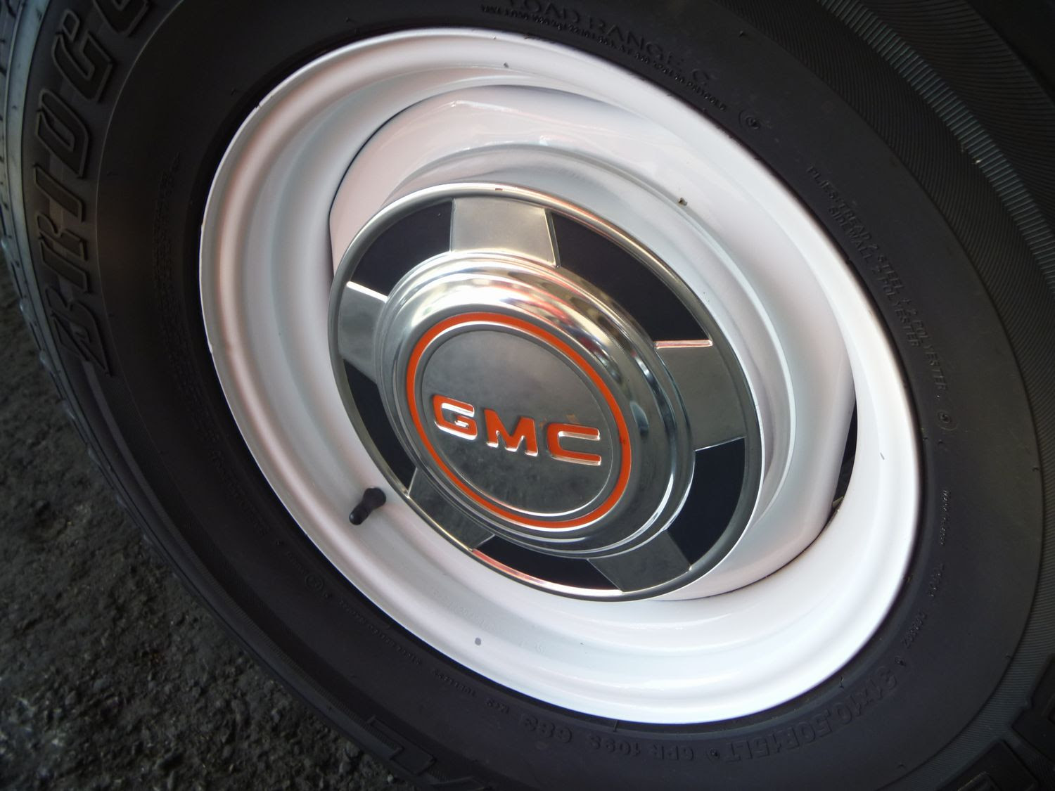 Gmc 旧車 ホイールカバー 14年4月28日 城南ジープ デイリーニュース