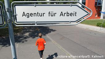 Αναμένοντας τα επίσημα στατιστικά στοιχεία η ανεργία μειώνεται ακόμη περισσότερο