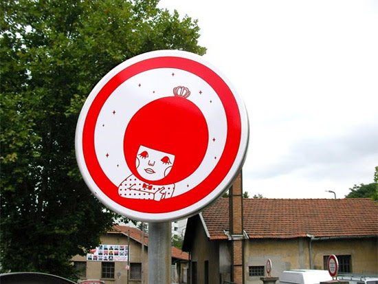Perierga.gr - Οι αστείες πινακίδες της Λιόν