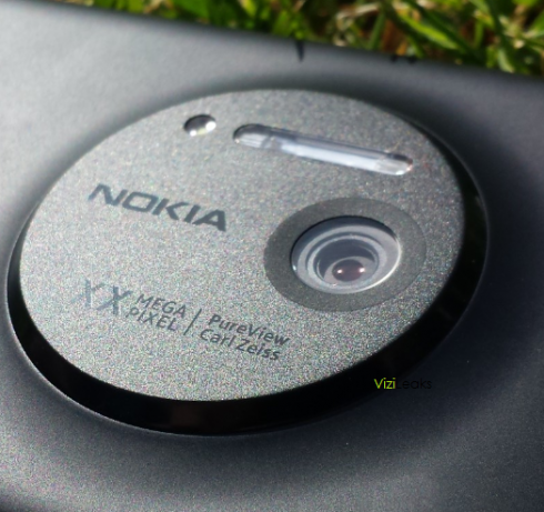 Nokia EOS Leaked Pictures Trigger Fresh Renders; Talk About a Huge 
Camera Module...