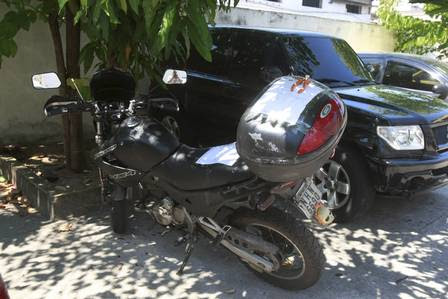 A motocicleta que o sargento utilizava para abordar as vítimas