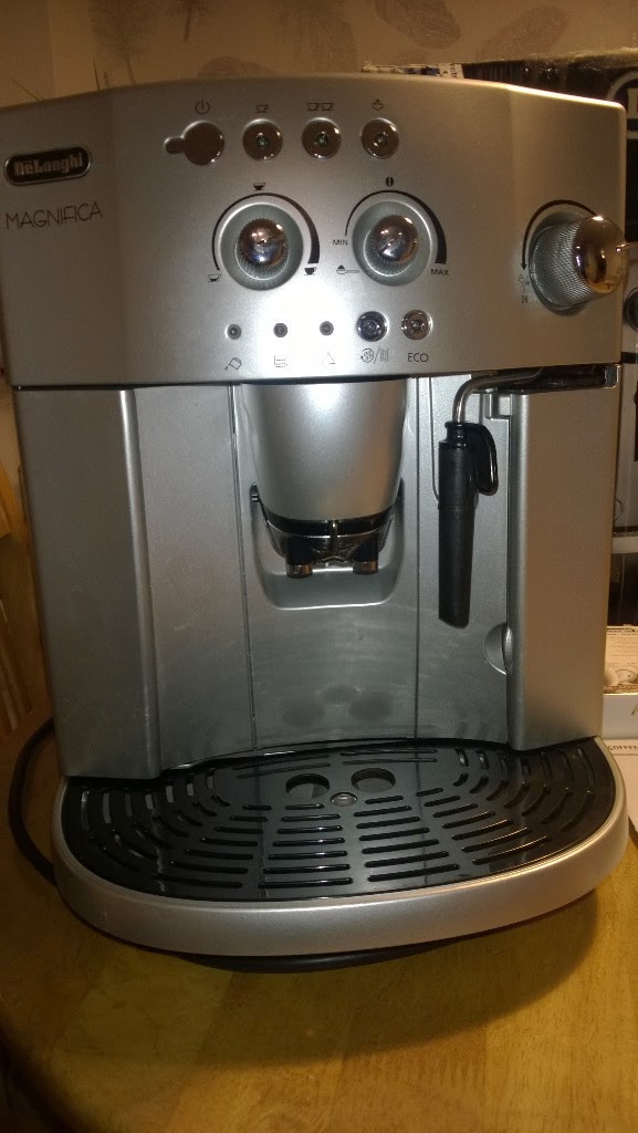 Coffee Machine Delonghi Magnifica Troubleshooting Grinder Pump : DeLonghi ESAM2200.S Magnifica Bean to Cup Coffee Machine ... - Check spelling or type a new query.