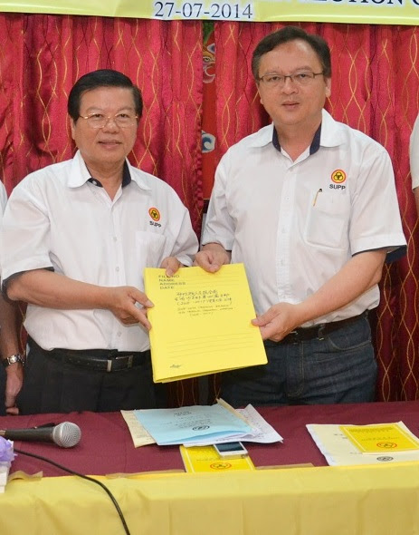 拿督叶金来移交职权予罗克强。