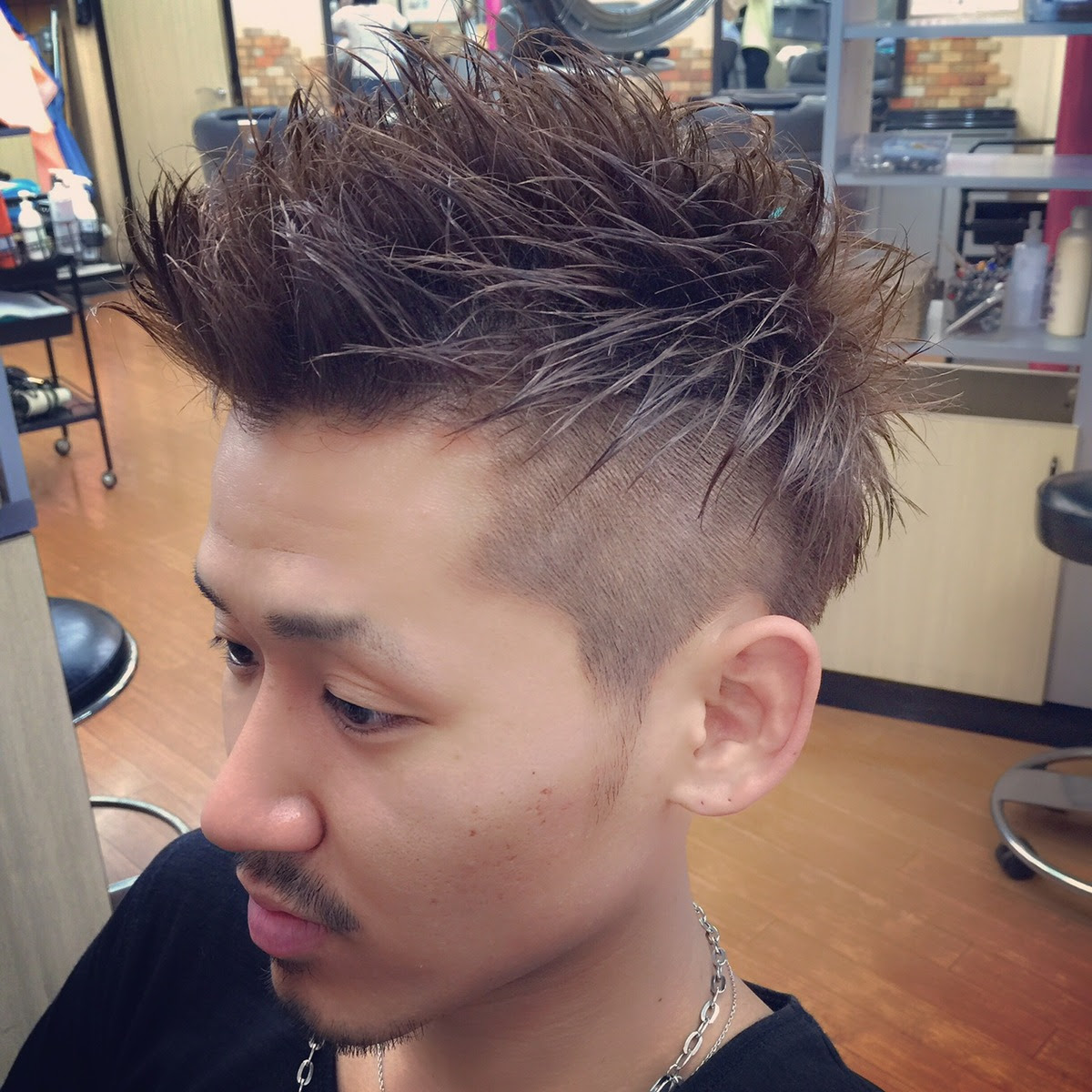 ソフトモヒカン ツーブロック メンズの髪の悩みを解決 瑞穂町の Barbershop バーバーショップ 理容室 カットスペースシオザワ