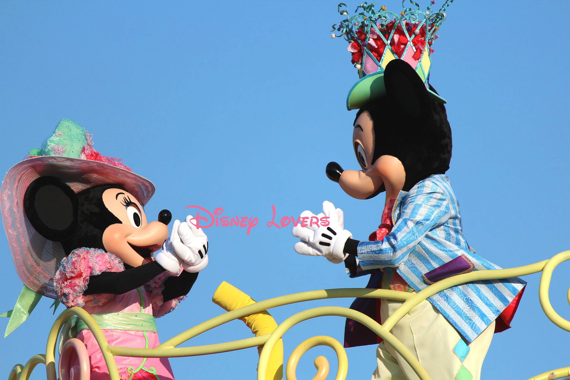 ディズニーラブ 見つめあう２人 ミッキーミニー壁紙 カレンダー フルハイビジョン イースターワンダーランド