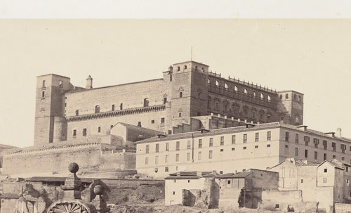 Alcázar de Toledo en 1858 destruido desde la época napoleónica. Detalle de una fotografía de Chales Clifford. Boston Public Library