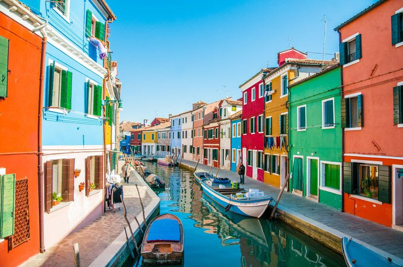 世界ベスト10にも入るカラフルすぎる島 ベネチア ブラーノ島 イタリア トラベルjp 旅行ガイド