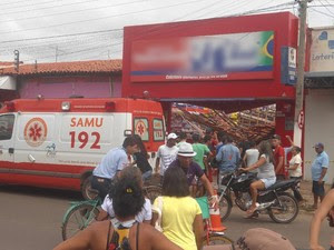 Ambulância do Serviço de Atendimento Móvel de Urgência foi acionada (Foto: Sérgio Morais/Portal Altos)