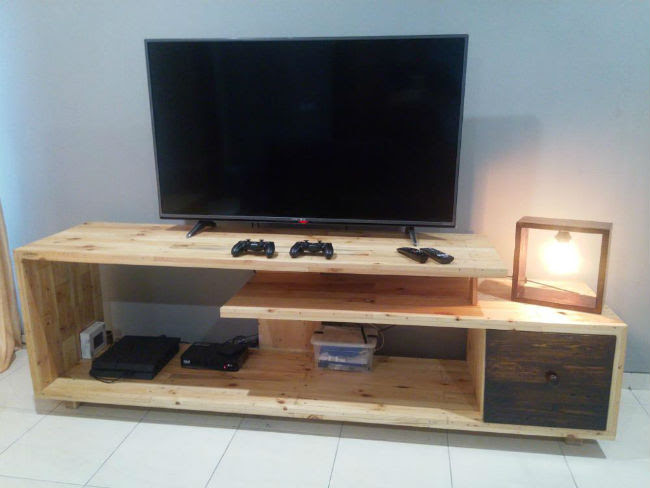10 Desain Meja  TV  Dari  Kayu  Palet  Bekas Jati Belanda 