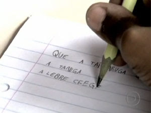 Pesquisa mostrou que estudantes saem da escola sem saber ler e escrever (Foto: TV Globo/Reprodução)