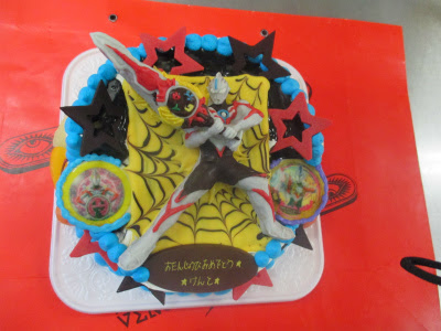 ウルトラマンオーブの立体ケーキ はりまやblog 似顔絵ケーキ イラストケーキ 立体ケーキなど