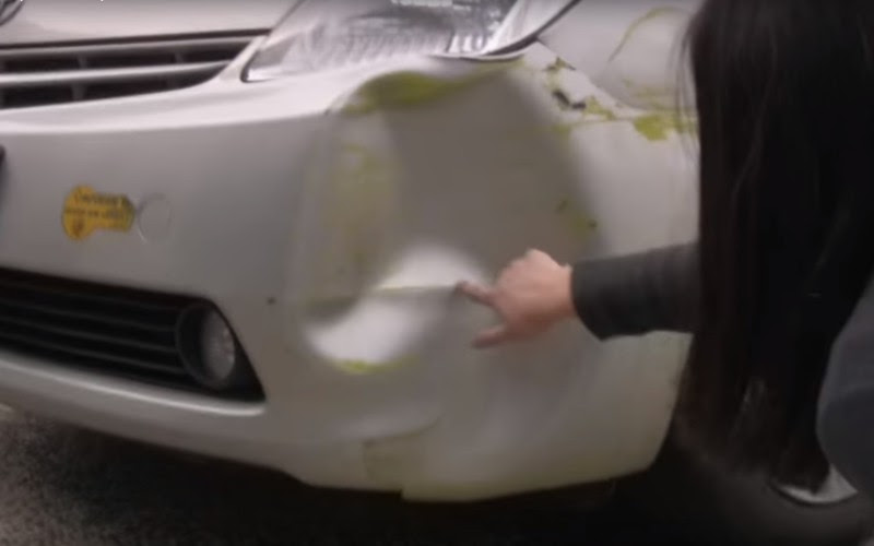 裏ワザ ベッコリ凹んだバンパーをこんな方法でここまで修復できるの 車の大辞典cacaca