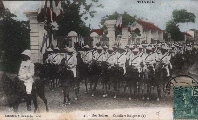 http://nguyentl.free.fr/autrefois/armee-indo/p1/cavaliers_indigenes.jpg