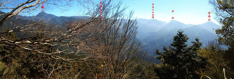 留佐屯山頂遠眺東南群山