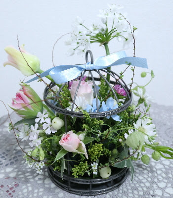 鳥かごのアレンジ 東京 自由が丘のフラワーアレンジメント教室 Flower Drops フラワードロップス東京 自由が丘のフラワーアレンジメント教室 Flower Drops フラワードロップス