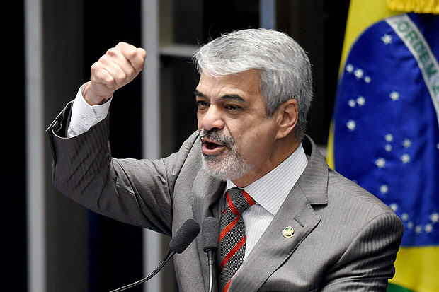 O senador petista Humberto Costa
