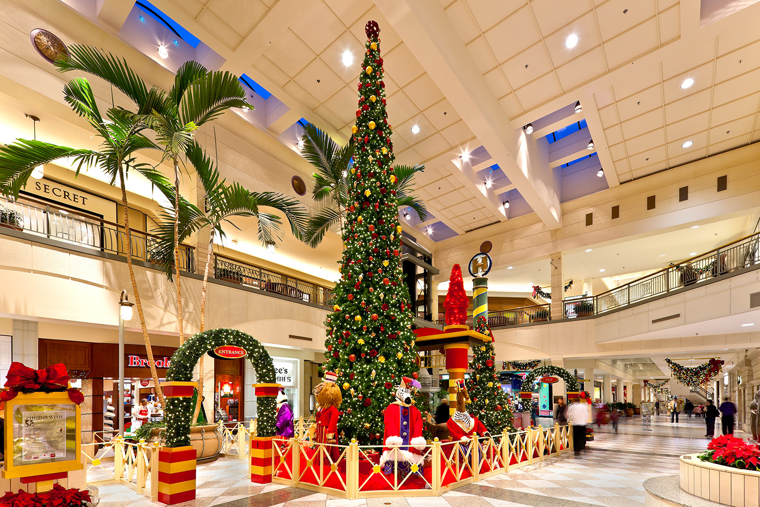 Christmas embellishment Shopping For the Limited Budget Shopper