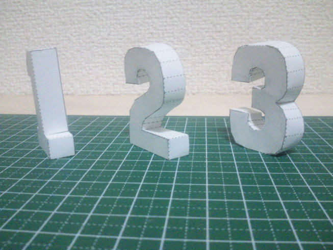 アルファベット 数字のペーパークラフト